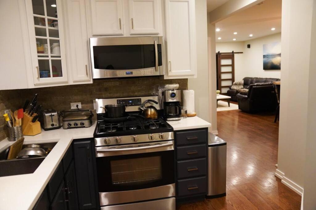 Nice And Cozy. Sleeps 5. Apartman Chicago Kültér fotó