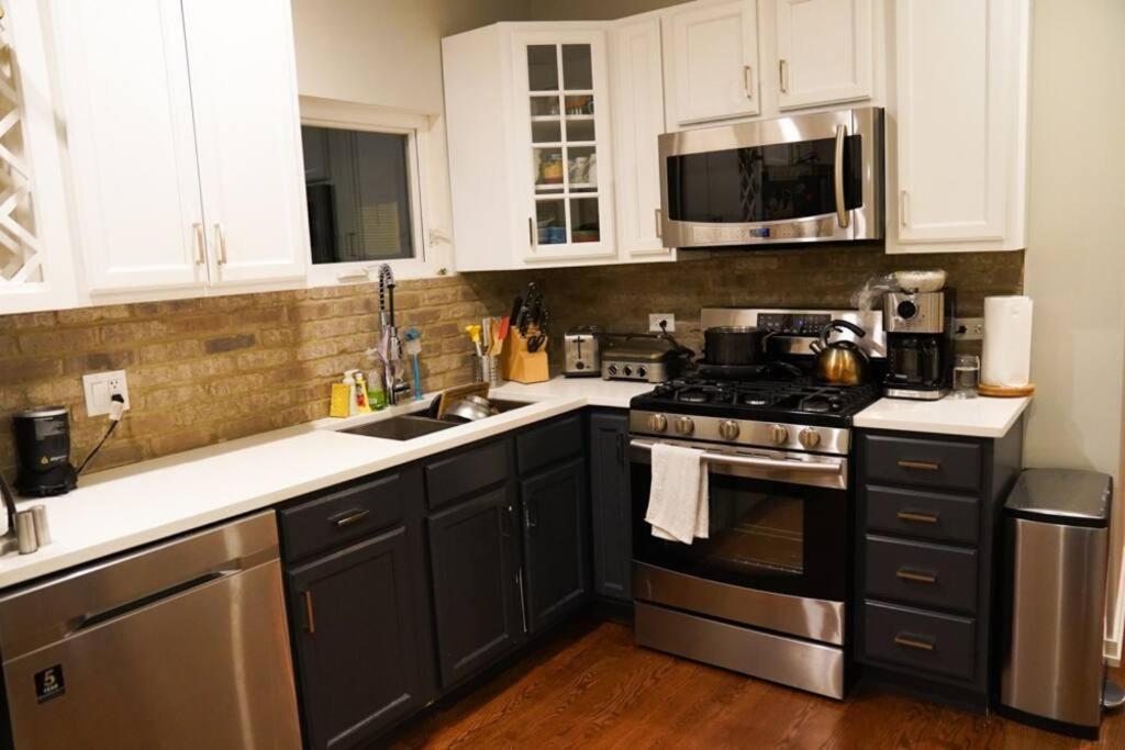 Nice And Cozy. Sleeps 5. Apartman Chicago Kültér fotó